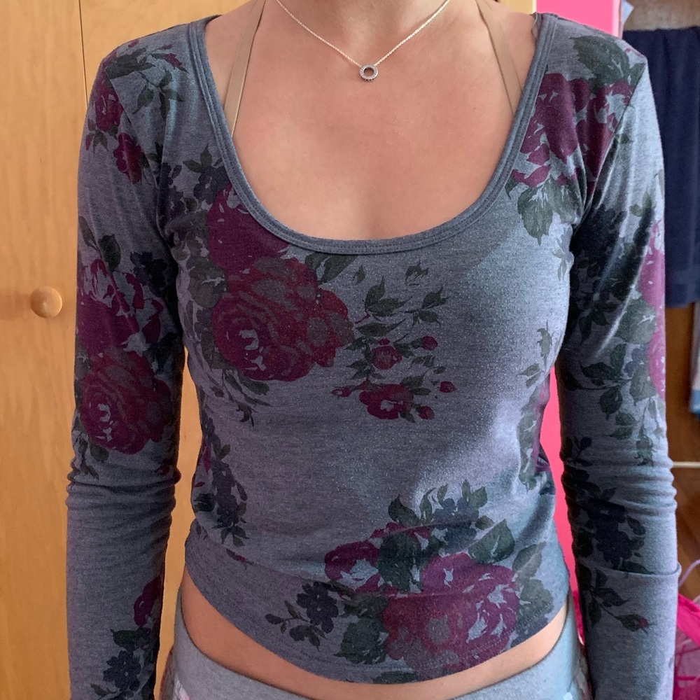 American Eagle Long Sleeve